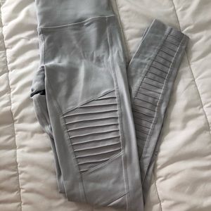 Alo Yoga Moto Legging